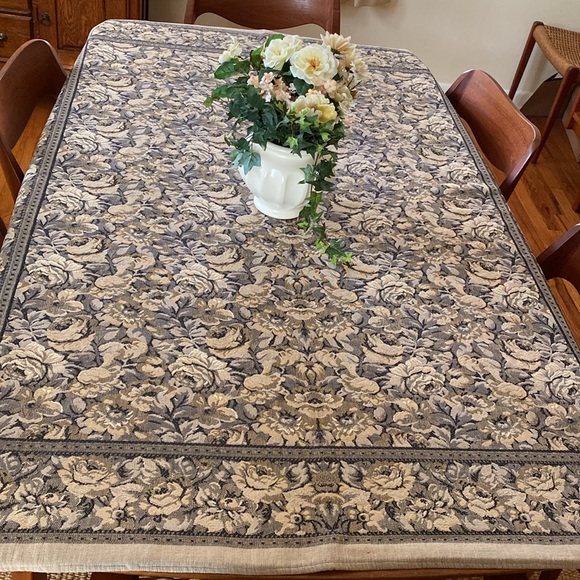 VTG Tapestry Tablecloth 58”x68” - Picture 8 of 12